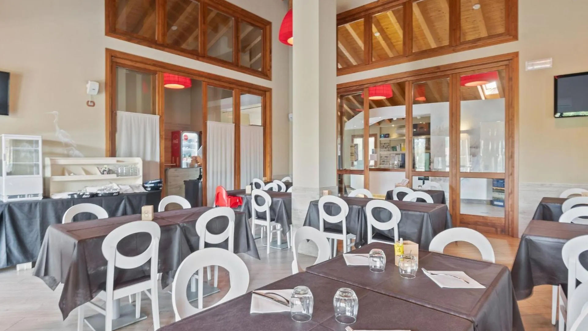 Cosy Apartment In Lido Delle Nazioni With Pool