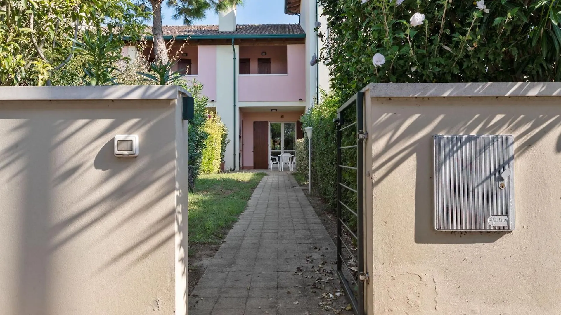 Cosy Apartment In Lido Delle Nazioni With Pool  Comacchio