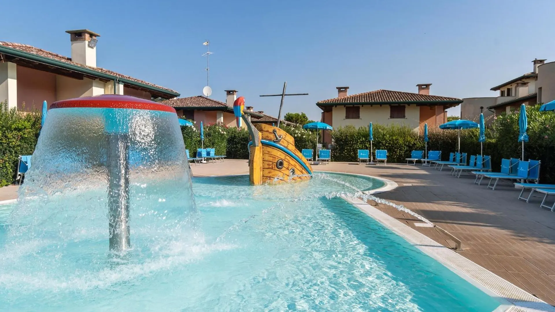 Cosy Apartment In Lido Delle Nazioni With Pool Comacchio