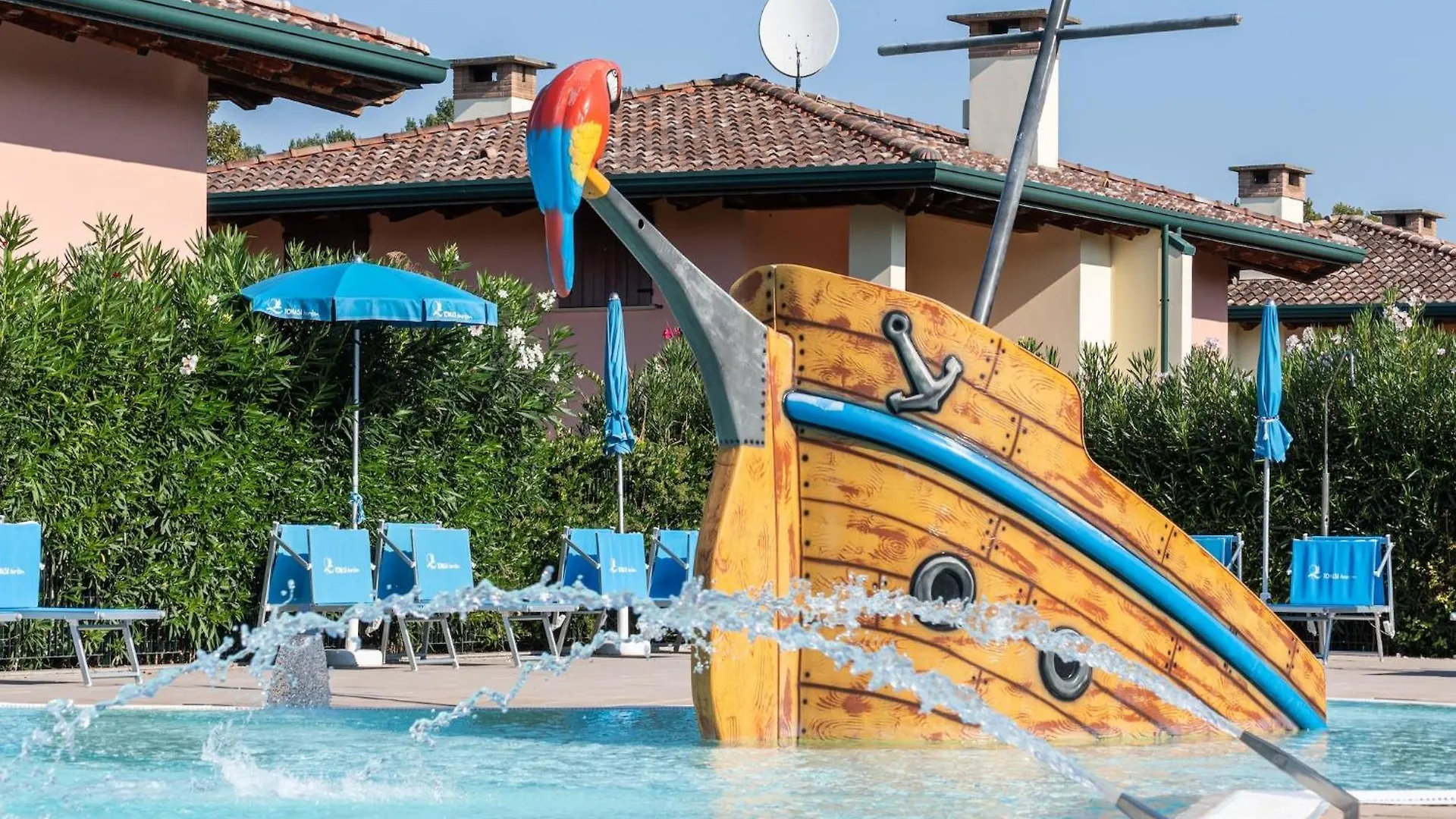 Cosy Apartment In Lido Delle Nazioni With Pool