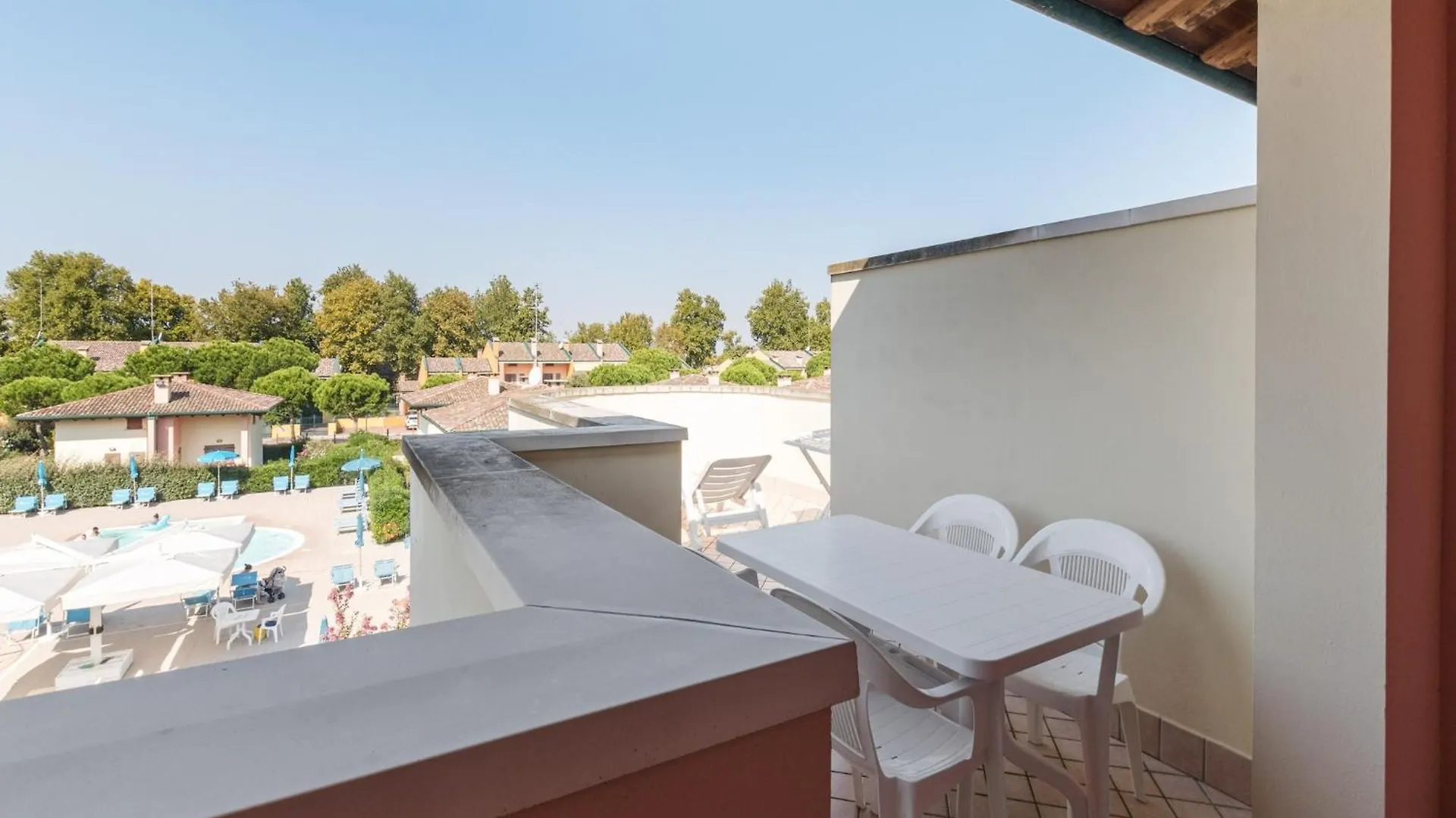 Cosy Apartment In Lido Delle Nazioni With Pool Comacchio