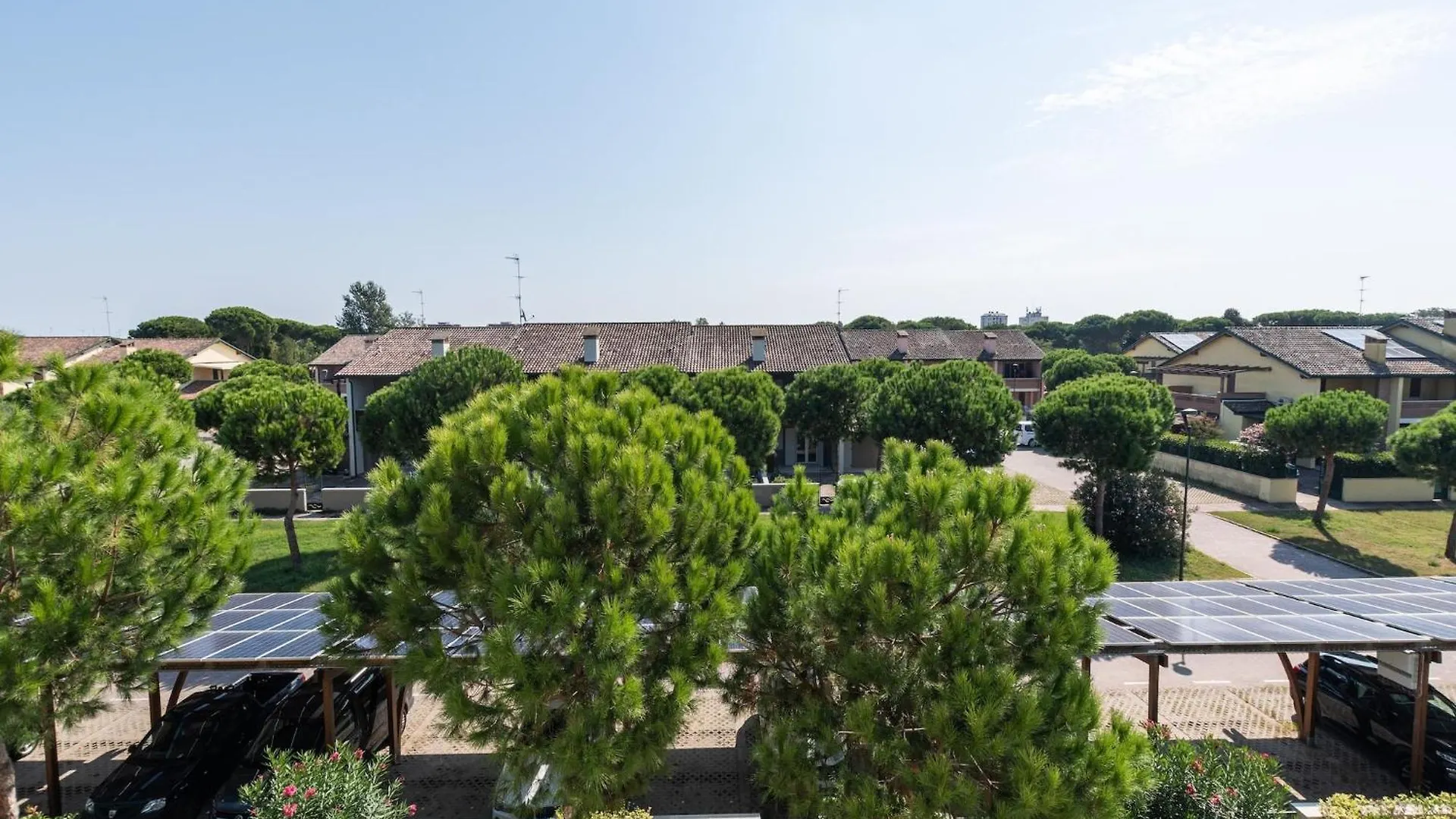 Cosy Apartment In Lido Delle Nazioni With Pool Italy