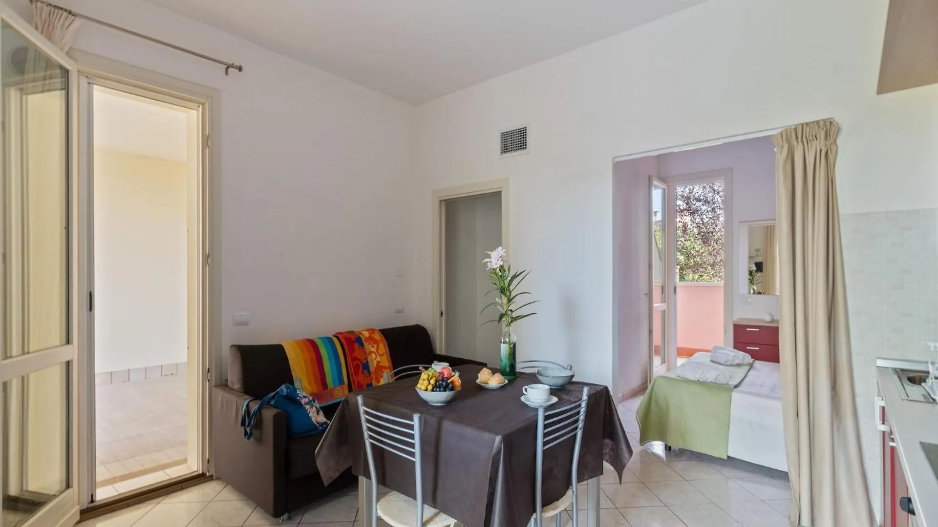Cosy Apartment In Lido Delle Nazioni With Pool Comacchio 0*,  Italië