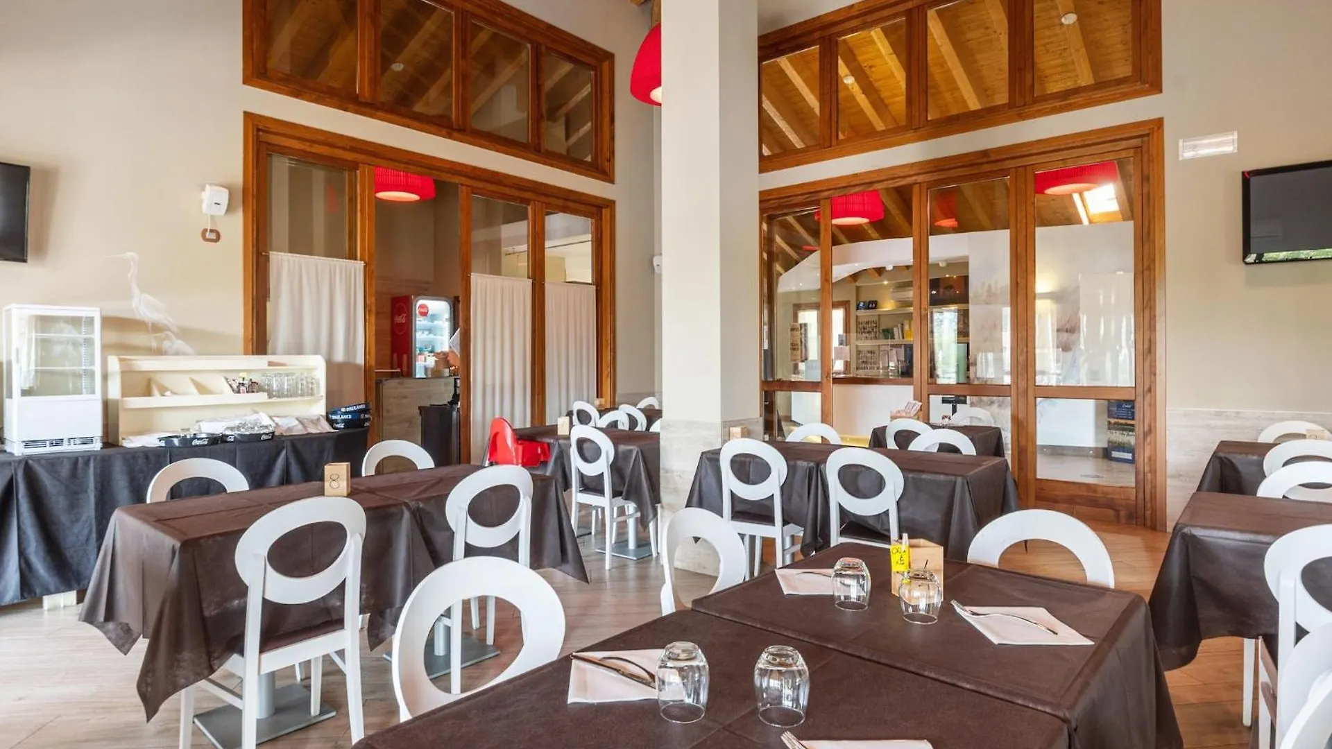 Cosy Apartment In Lido Delle Nazioni With Pool Comacchio