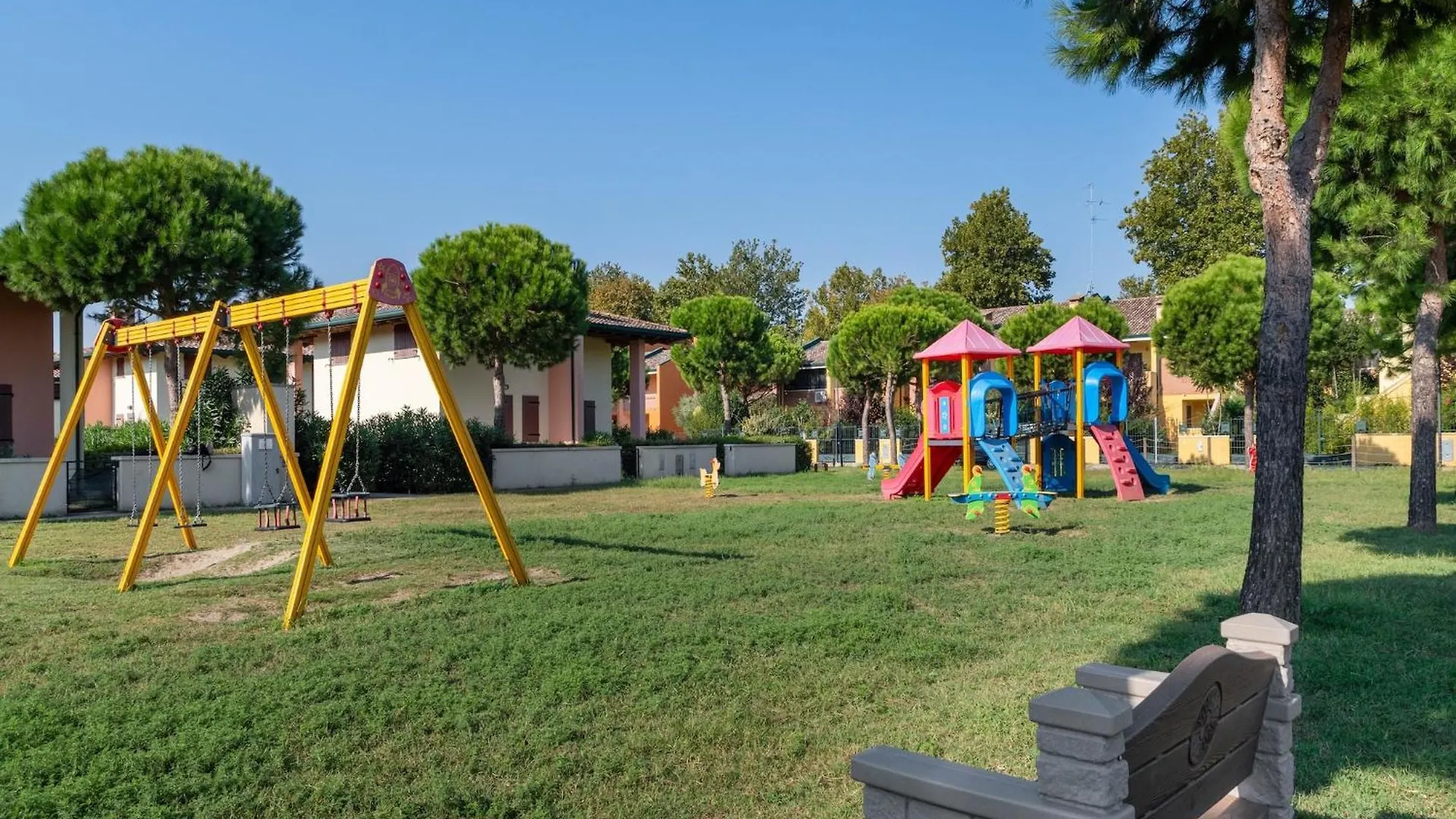 Cosy Apartment In Lido Delle Nazioni With Pool Comacchio