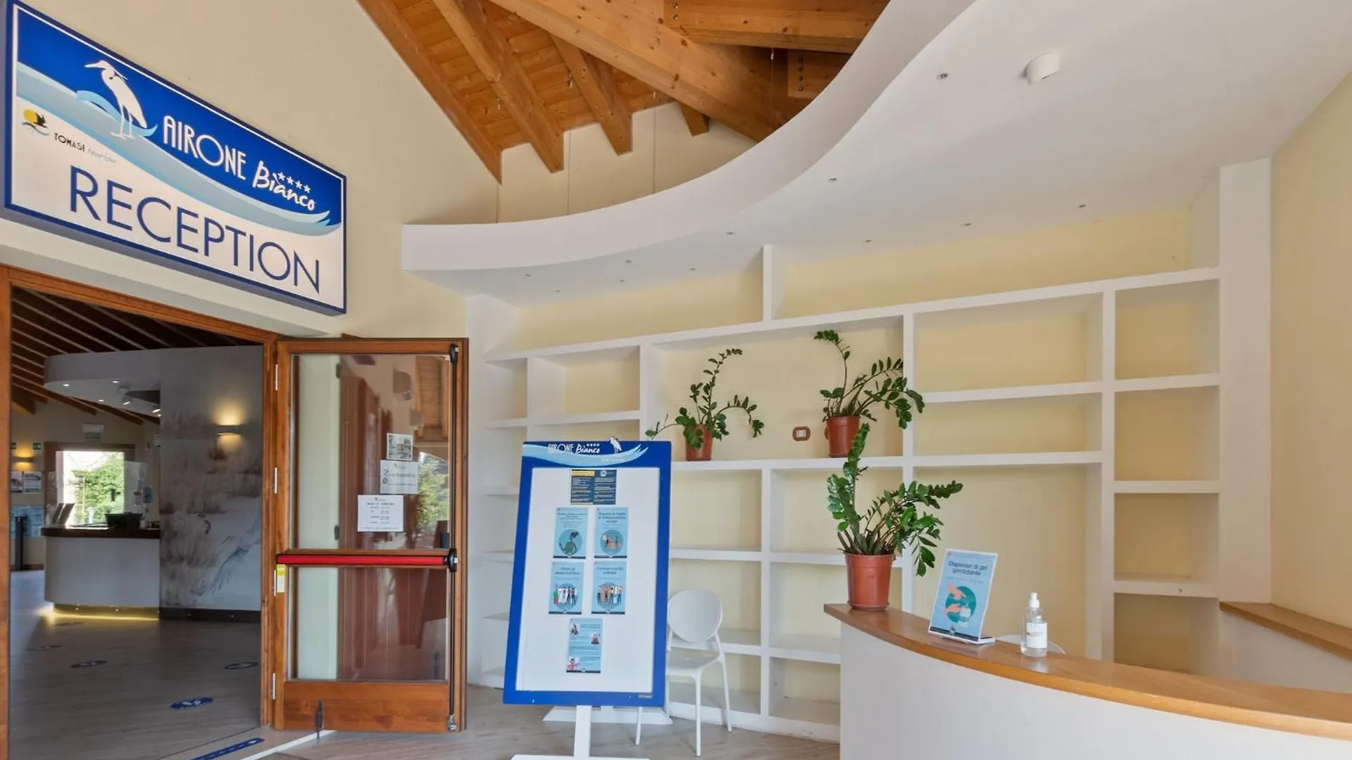 Cosy Apartment In Lido Delle Nazioni With Pool Comacchio Italië