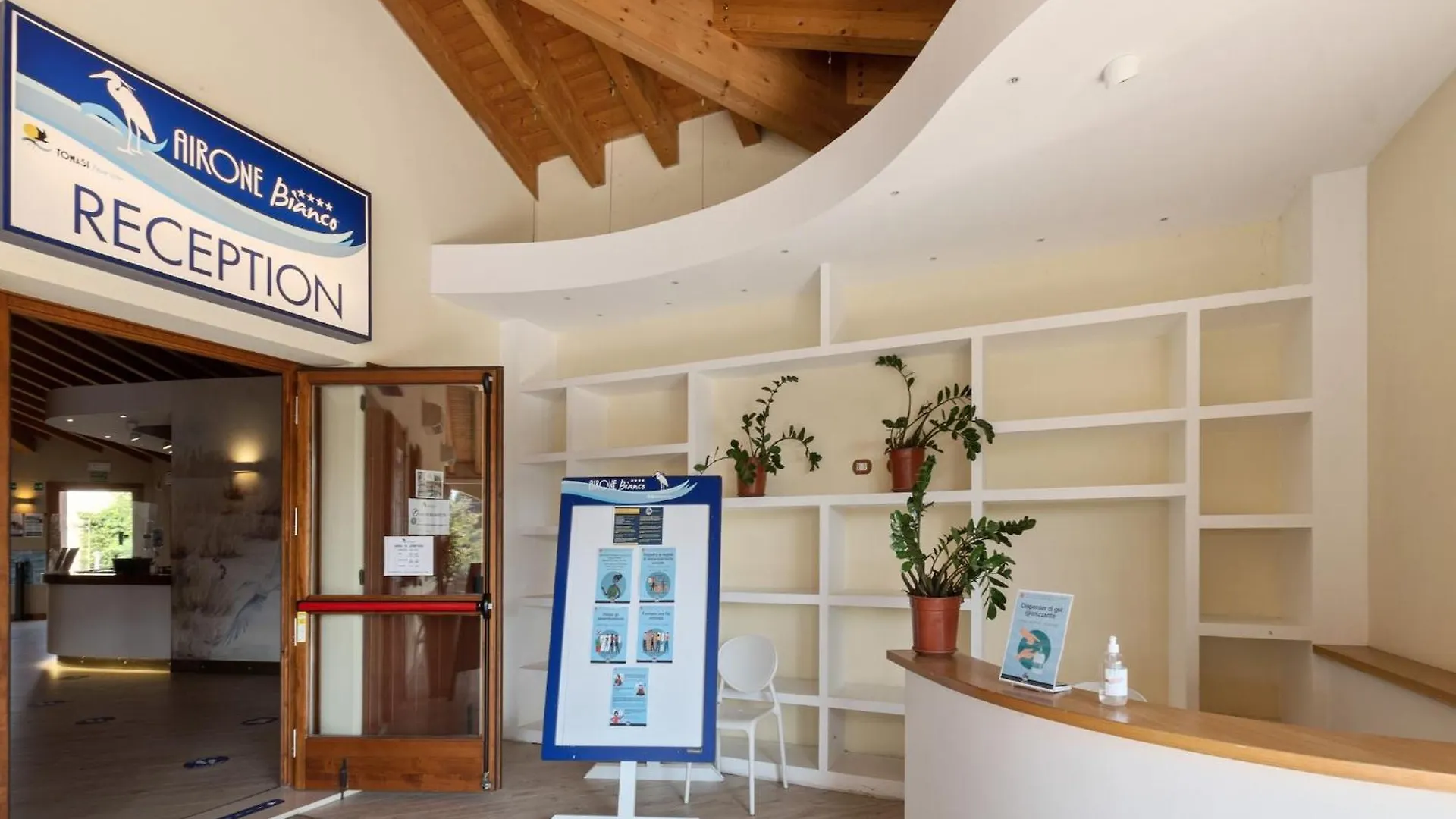 Cosy Apartment In Lido Delle Nazioni With Pool Comacchio Italië