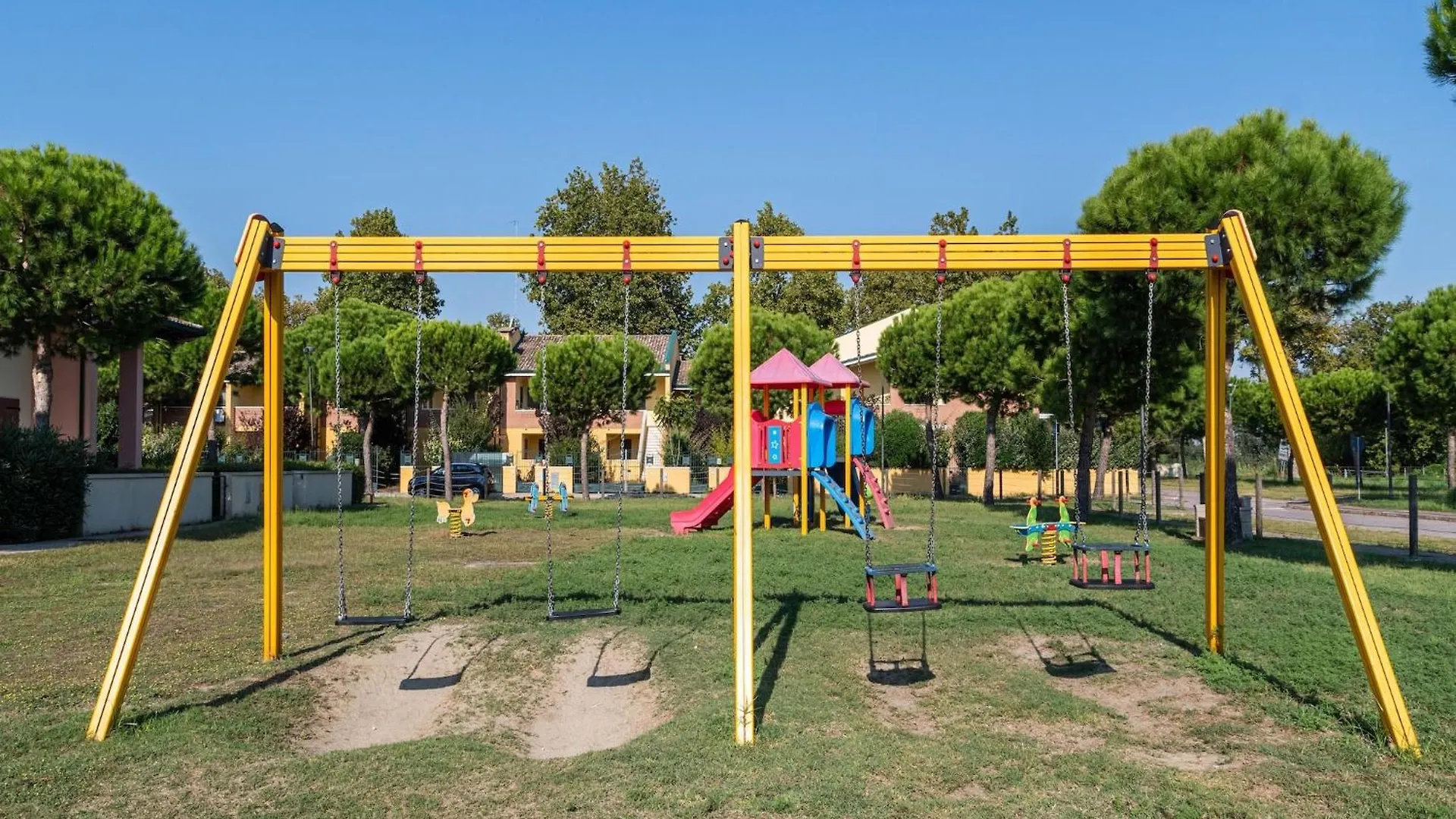 Cosy Apartment In Lido Delle Nazioni With Pool Comacchio