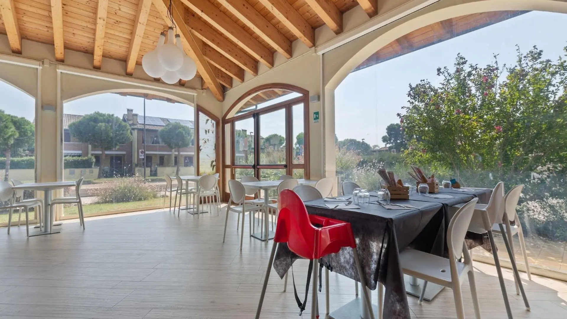 Cosy Apartment In Lido Delle Nazioni With Pool