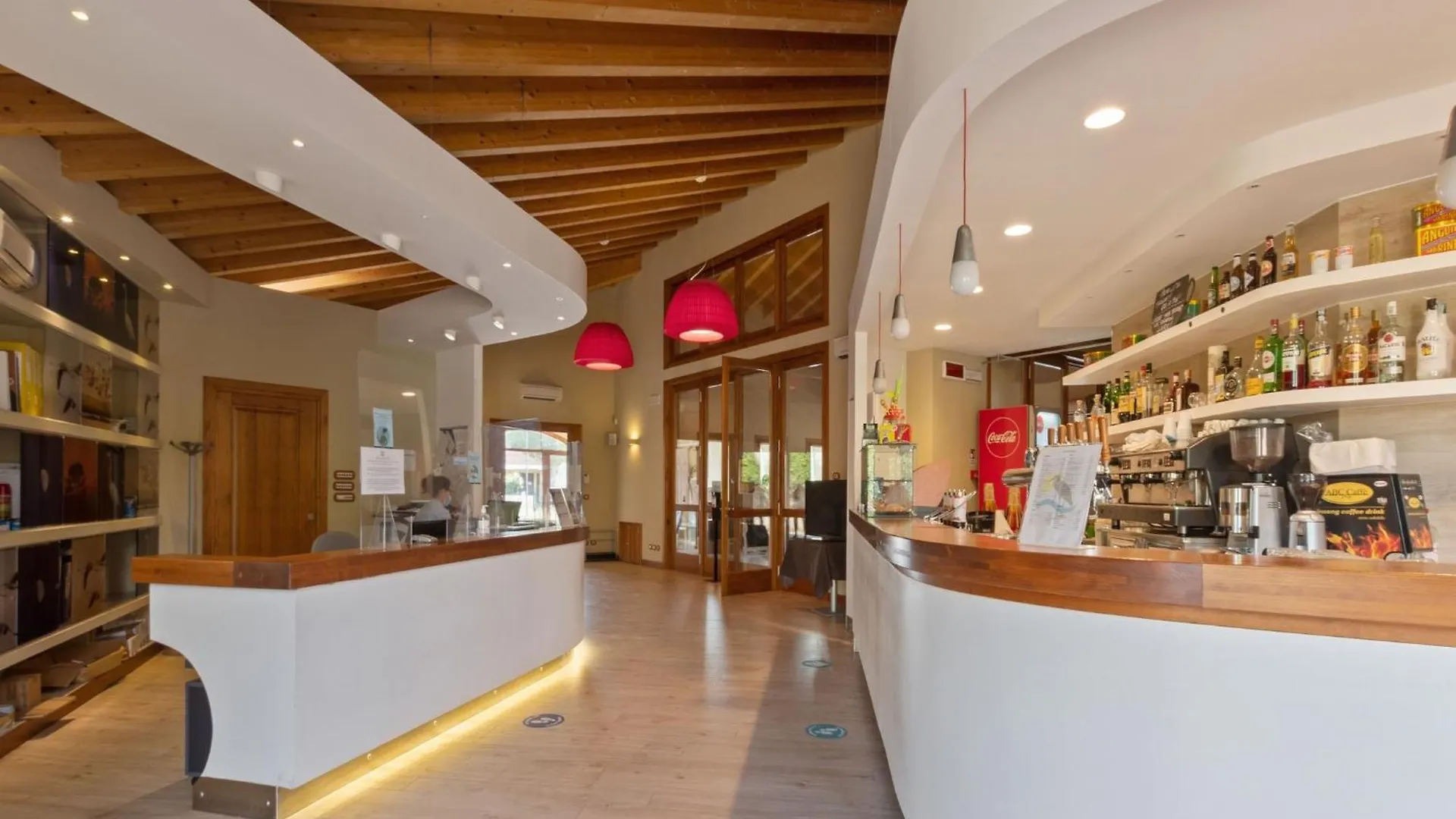 Cosy Apartment In Lido Delle Nazioni With Pool Comacchio